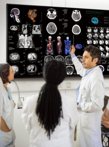 2022-02-18 13_12_00-2019_Samsung_Healthcare_Display_Solution_Catalog_191209_final_2p.pdf